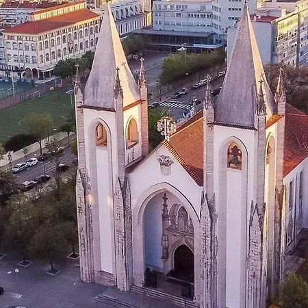 Cozy & Charming In Estrela Lizbona