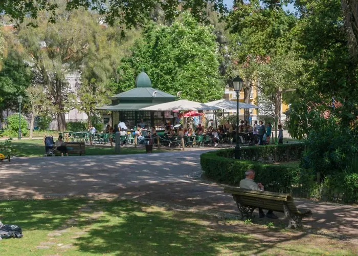 Cozy & Charming In Estrela Lizbona