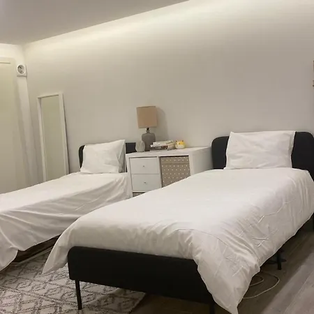 Cozy & Charming In Estrela Lisboa